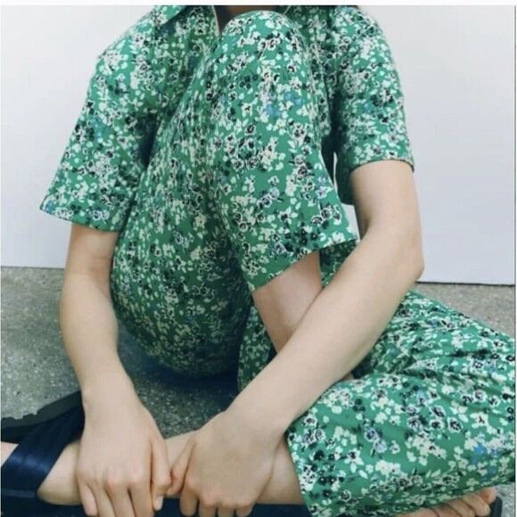 Zara Women’s Jumpsuit Green Floral Print Zip Front Short Sleeves size XS - Picture 3 of 9